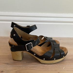 Clarks artisan heels in black
